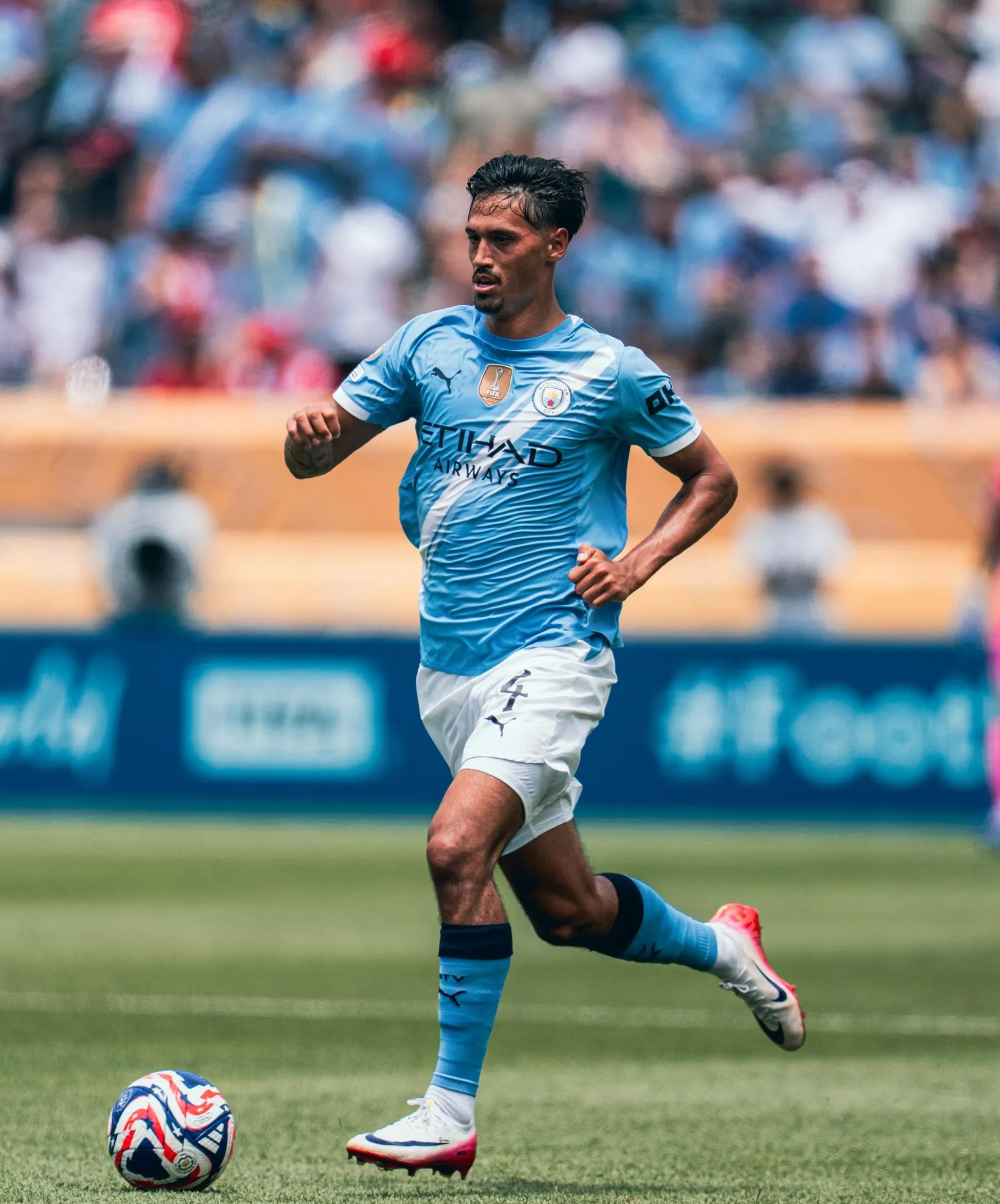 曼城迎欧篮联关键赛，清晨复出首秀，态度坚定，团队化学反应显著的简单介绍